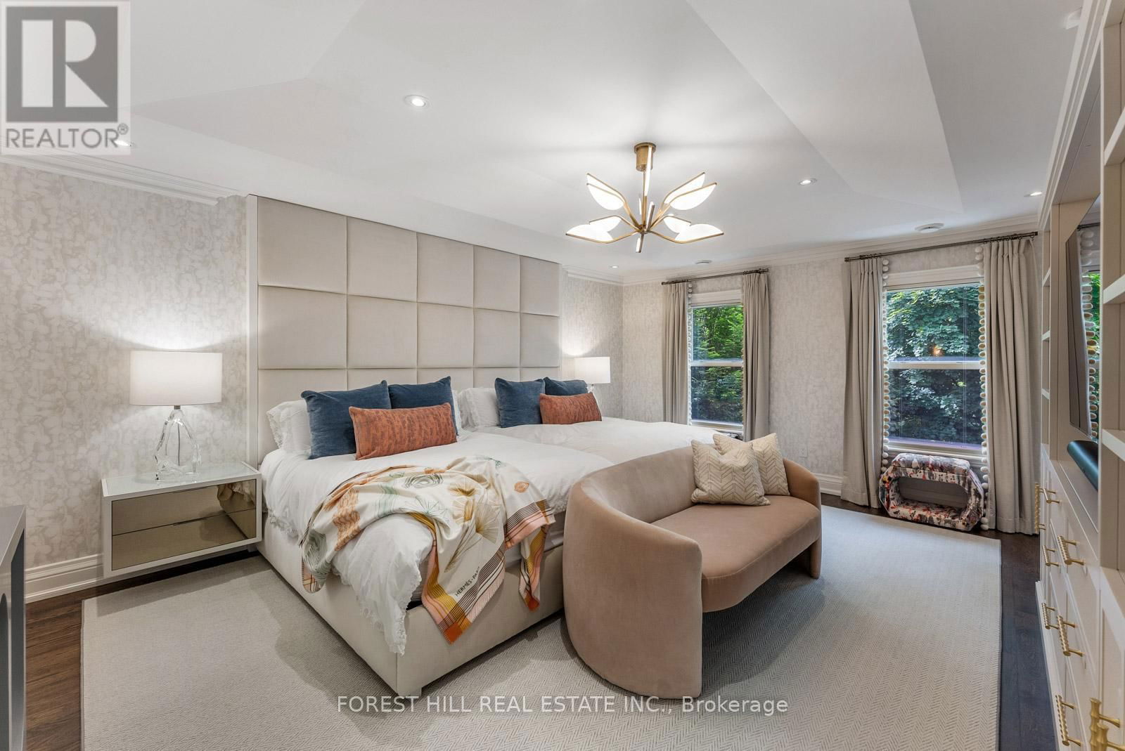 230 HILLHURST BOULEVARD Image 23