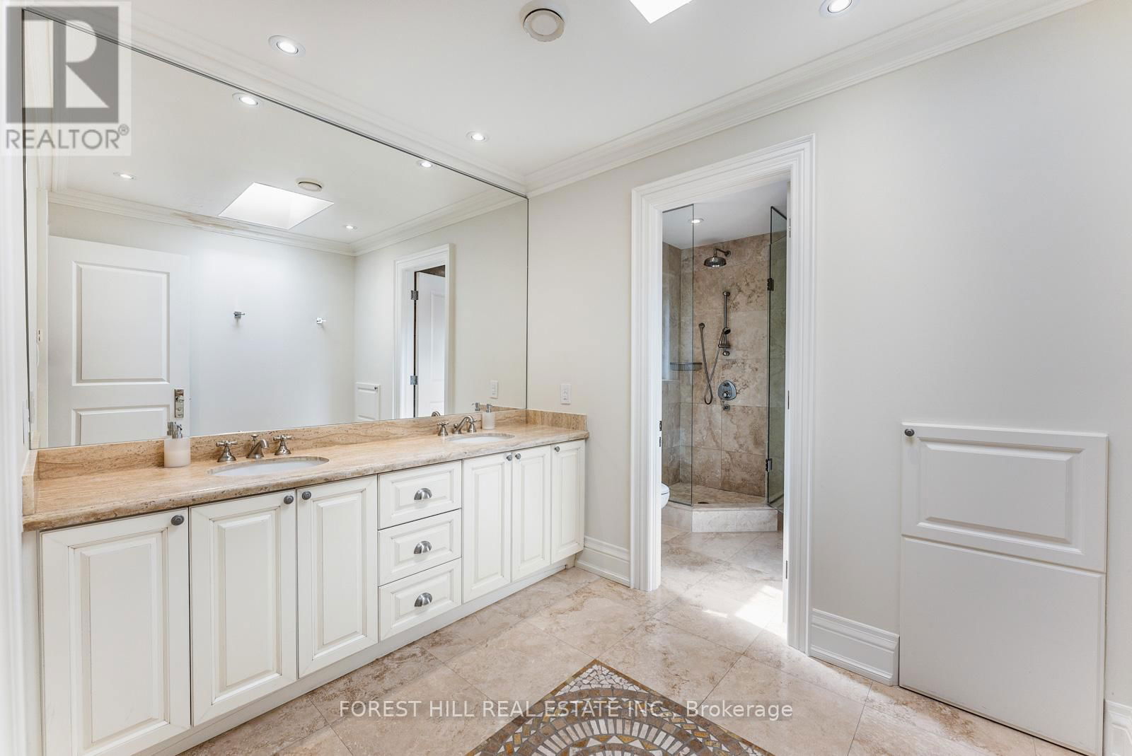 230 HILLHURST BOULEVARD Image 32
