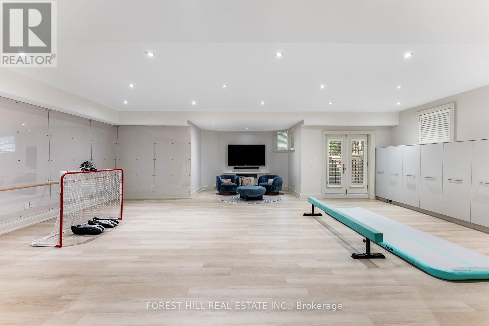 230 HILLHURST BOULEVARD Image 33