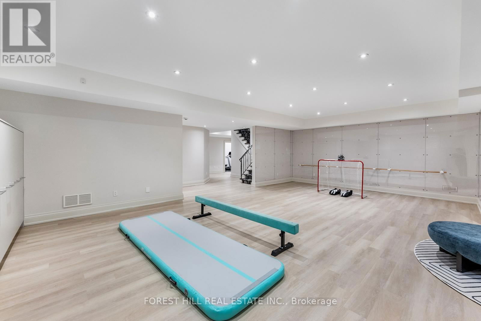 230 HILLHURST BOULEVARD Image 34