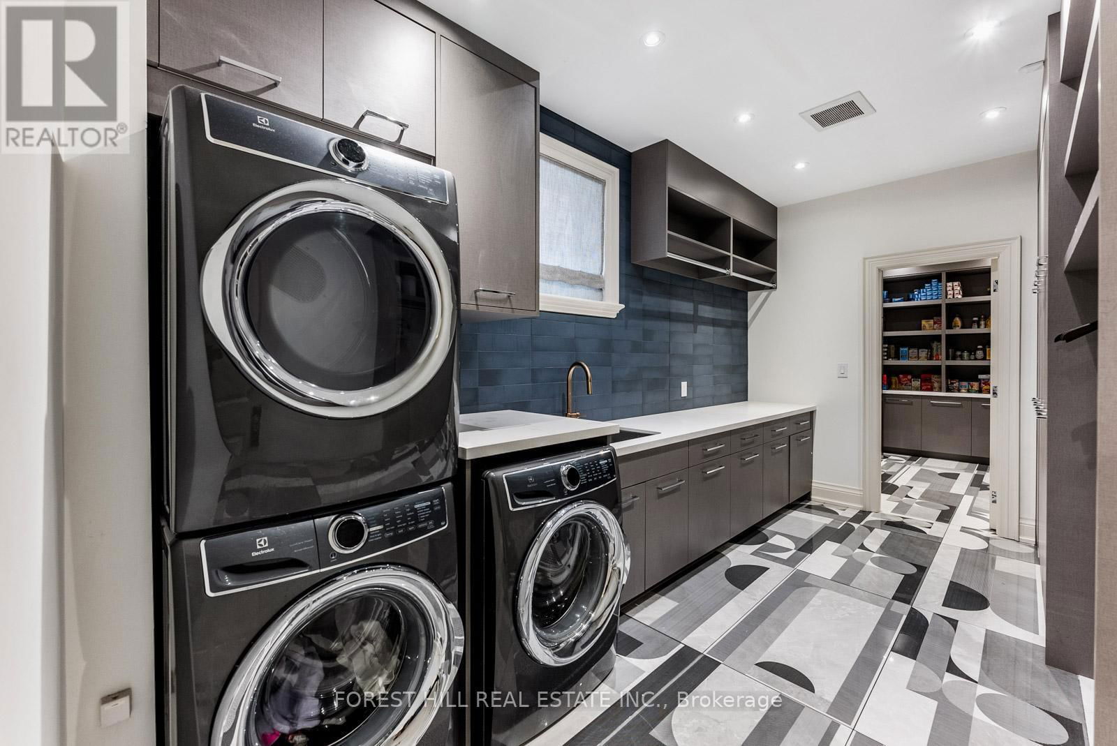 230 HILLHURST BOULEVARD Image 36