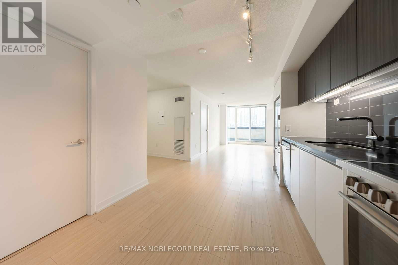 705 - 75 QUEENS WHARF ROAD Image 4