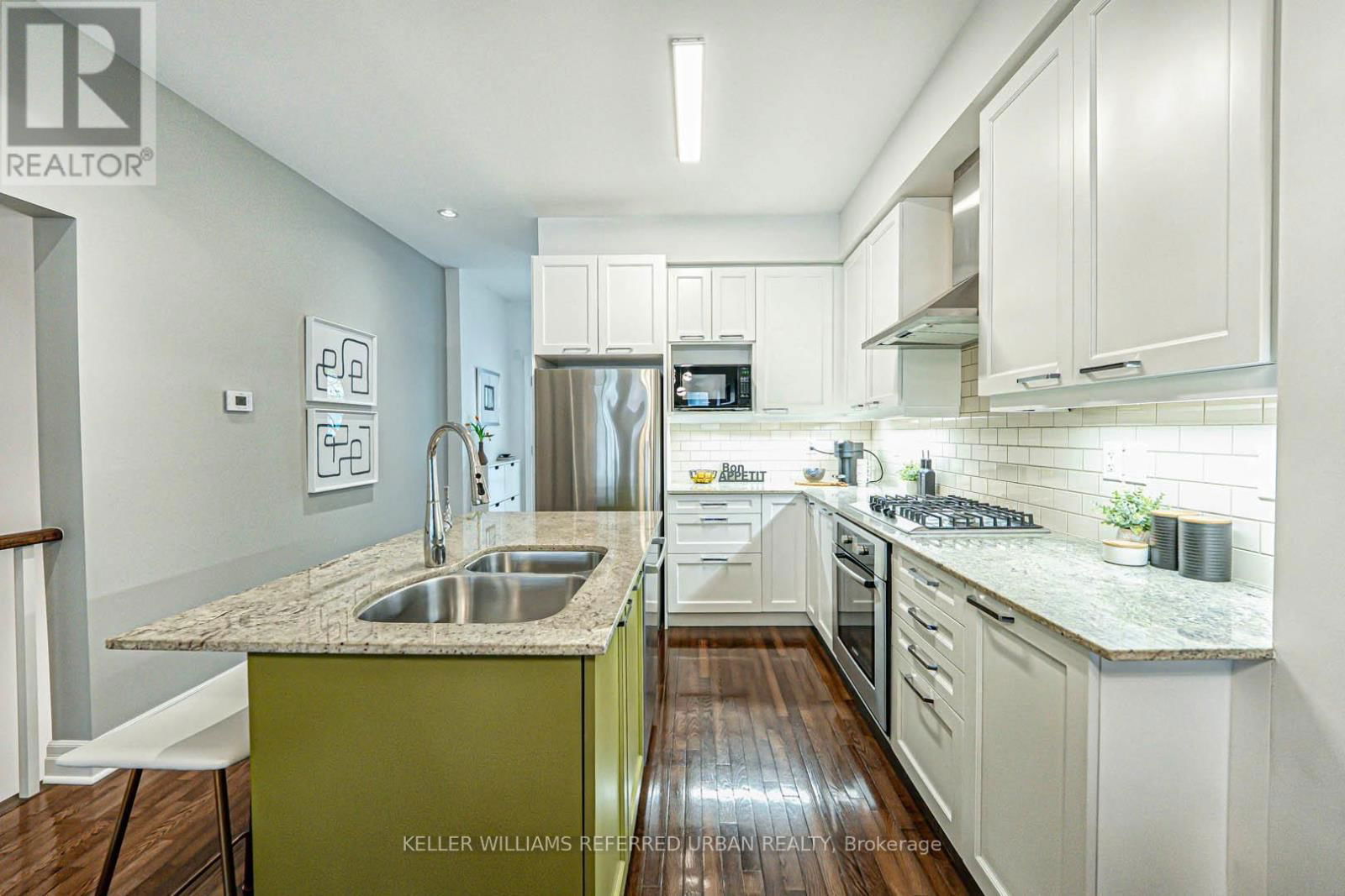 67 PLEASANT BOULEVARD Image 10