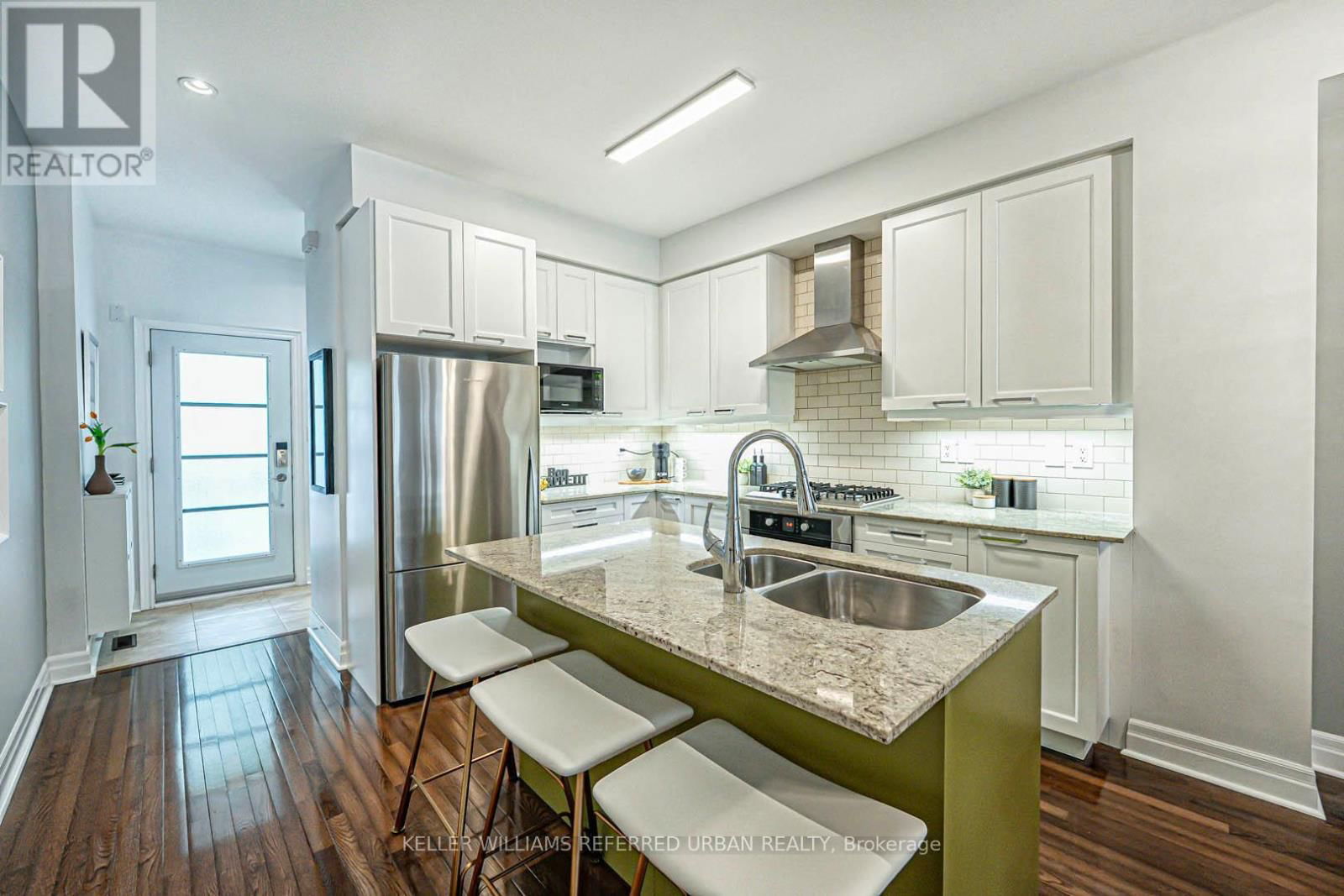 67 PLEASANT BOULEVARD Image 12