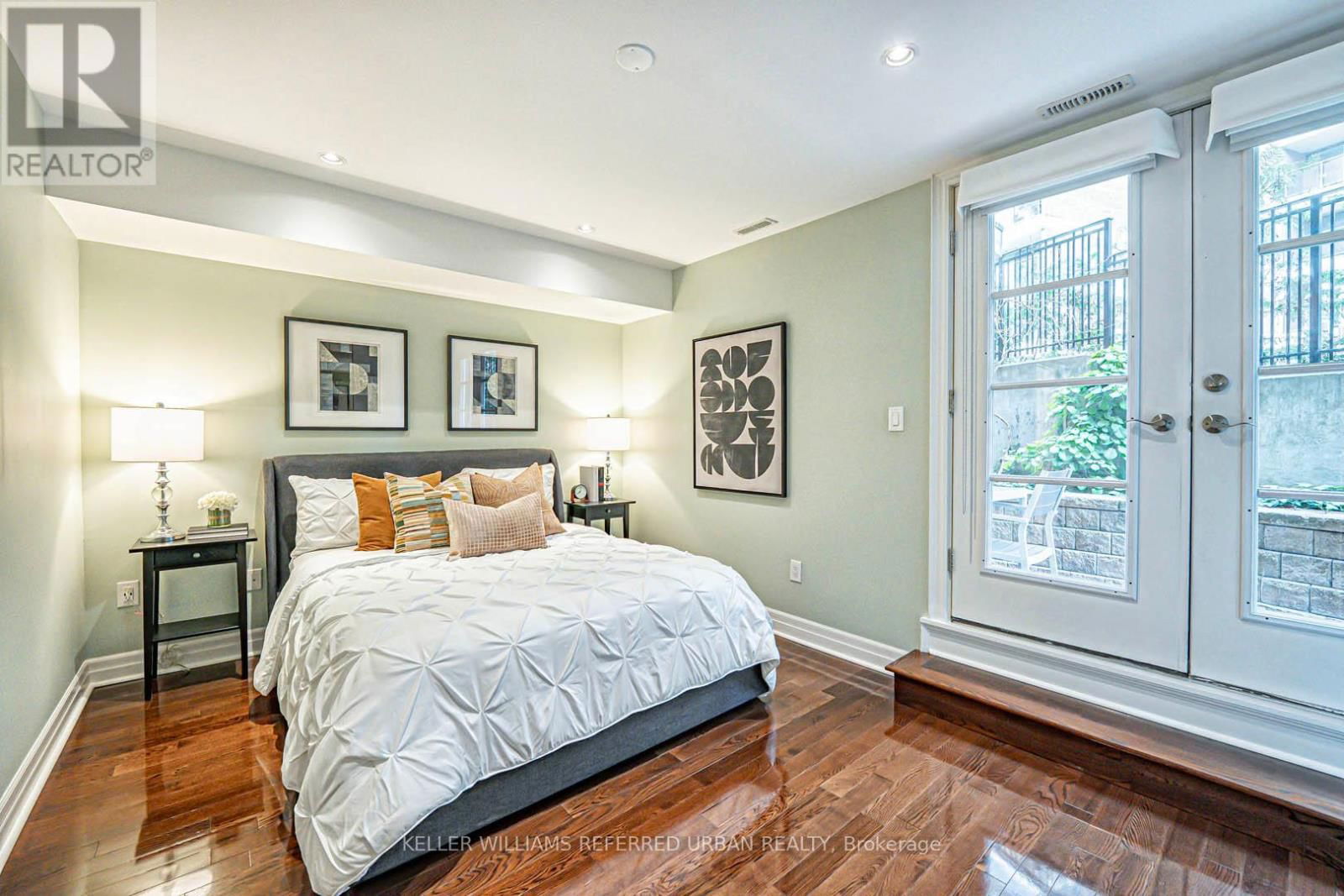 67 PLEASANT BOULEVARD Image 18