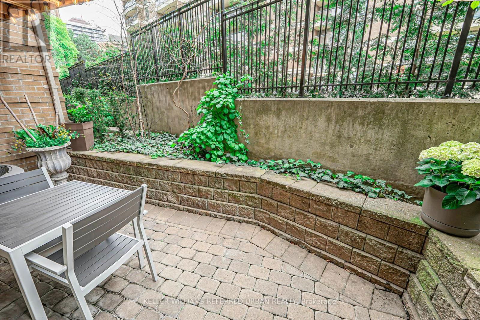 67 PLEASANT BOULEVARD Image 24