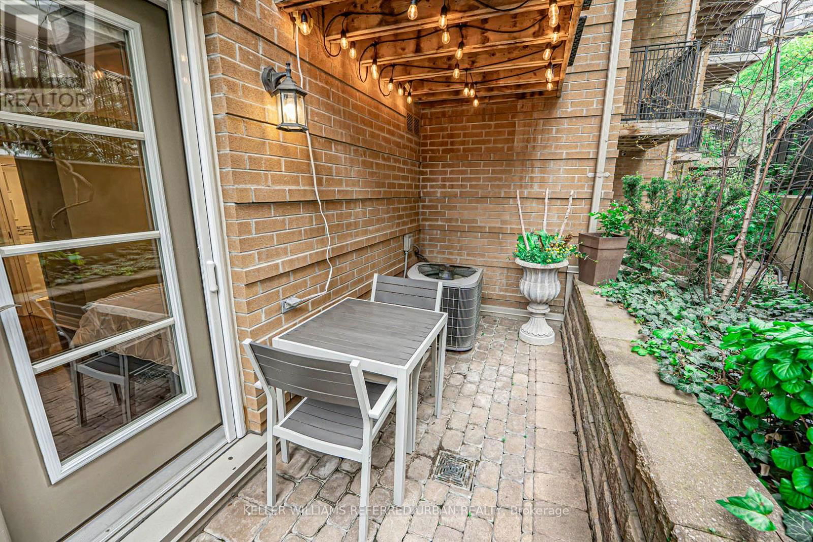 67 PLEASANT BOULEVARD Image 25