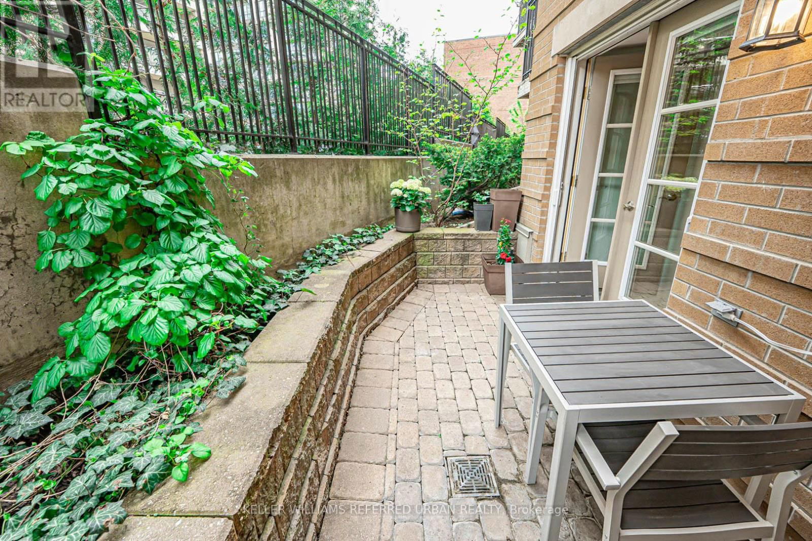 67 PLEASANT BOULEVARD Image 26
