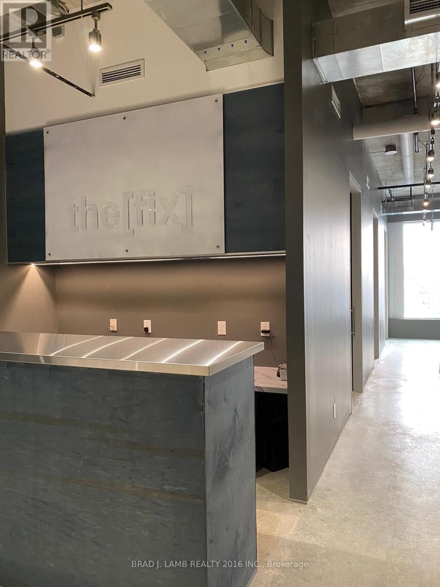 811 - 130 QUEENS QUAY STREET EAST Image 2