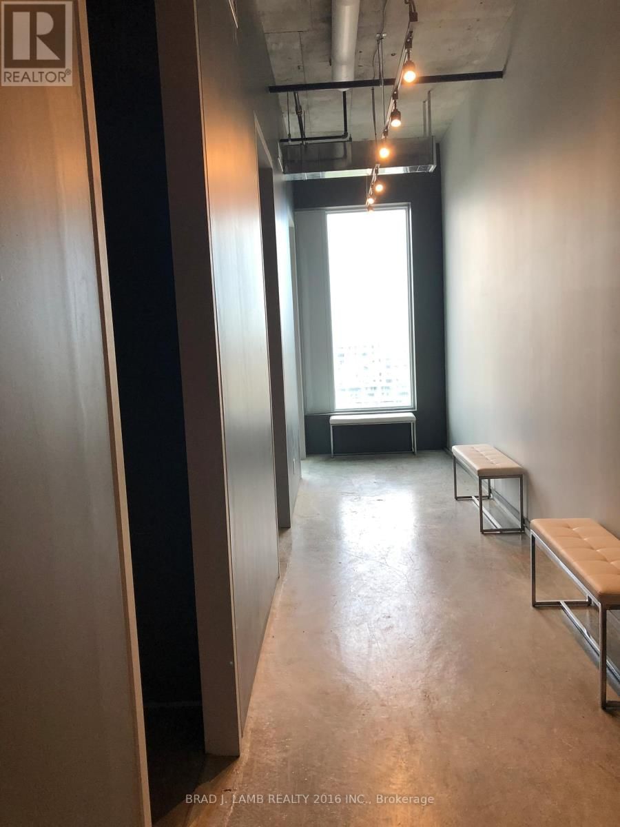 811 - 130 QUEENS QUAY STREET EAST Image 3
