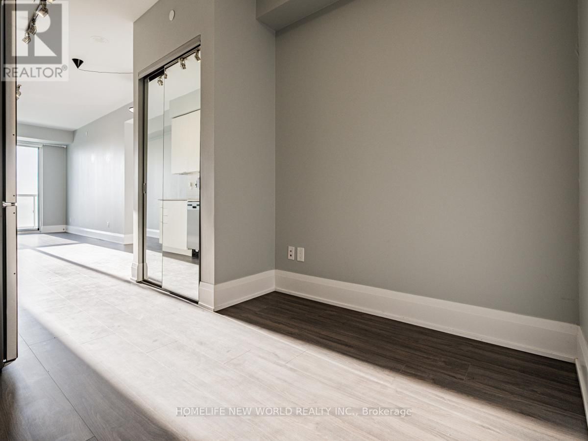 2512 - 101 ERSKINE AVENUE Image 6