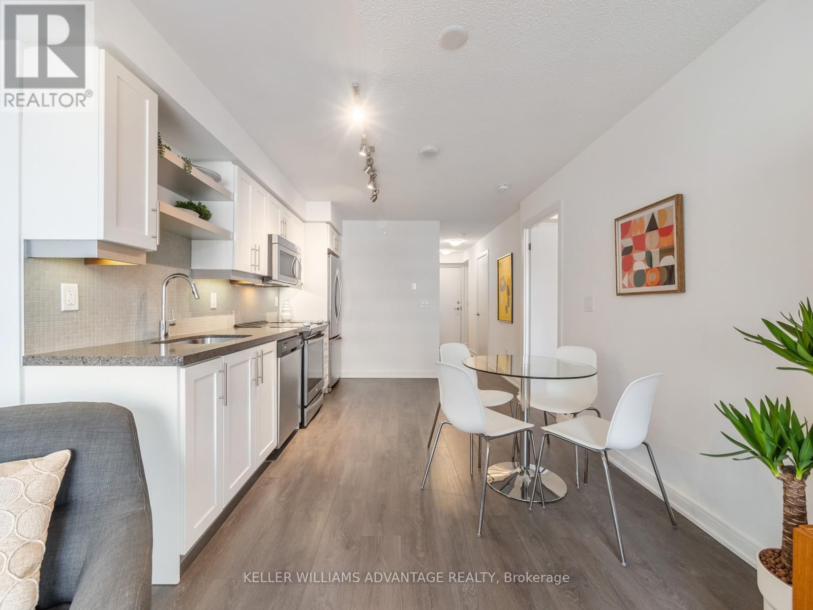 514 - 525 ADELAIDE STREET WEST Image 11