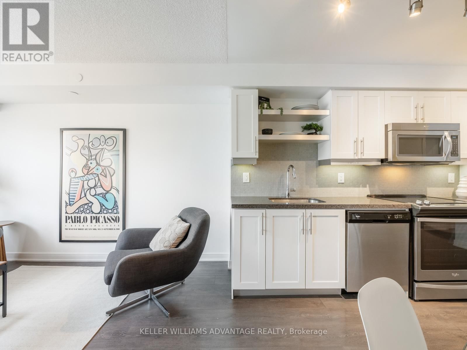 514 - 525 ADELAIDE STREET WEST Image 13