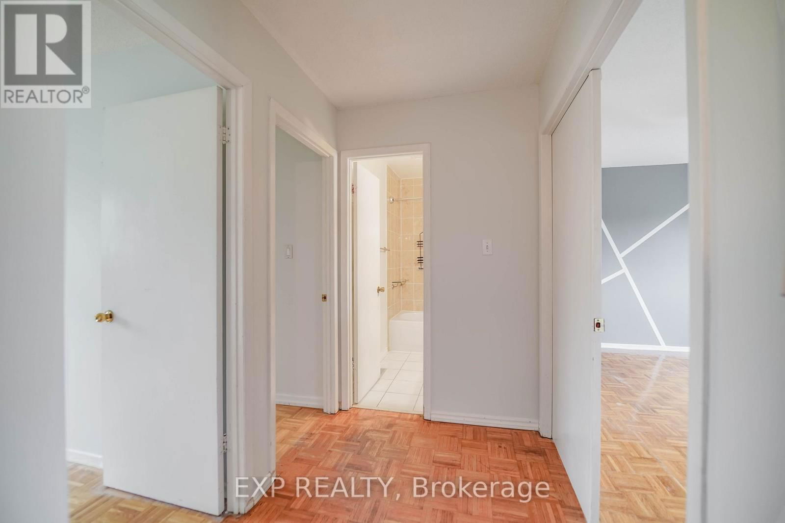 55 HOLLYBERRY TRAIL Image 17
