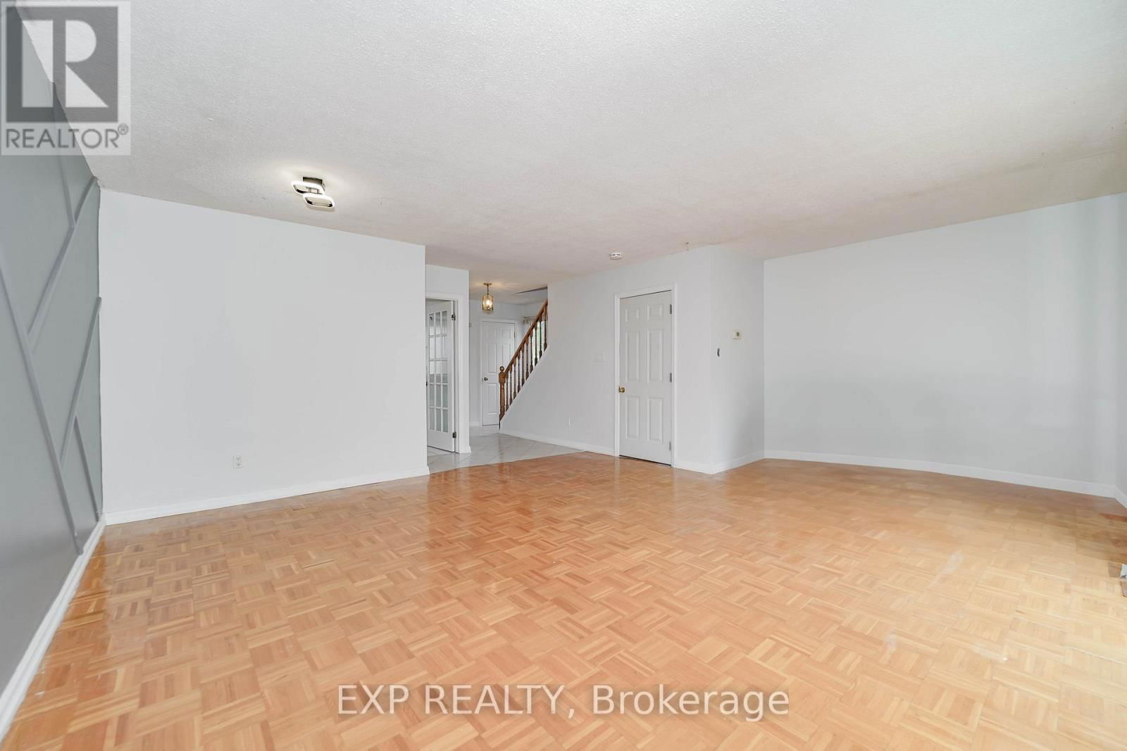 55 HOLLYBERRY TRAIL Image 4