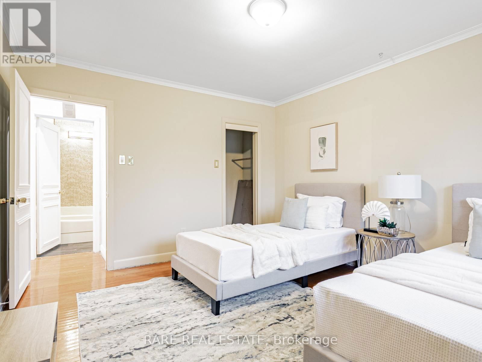 262 HADDINGTON AVENUE Image 26