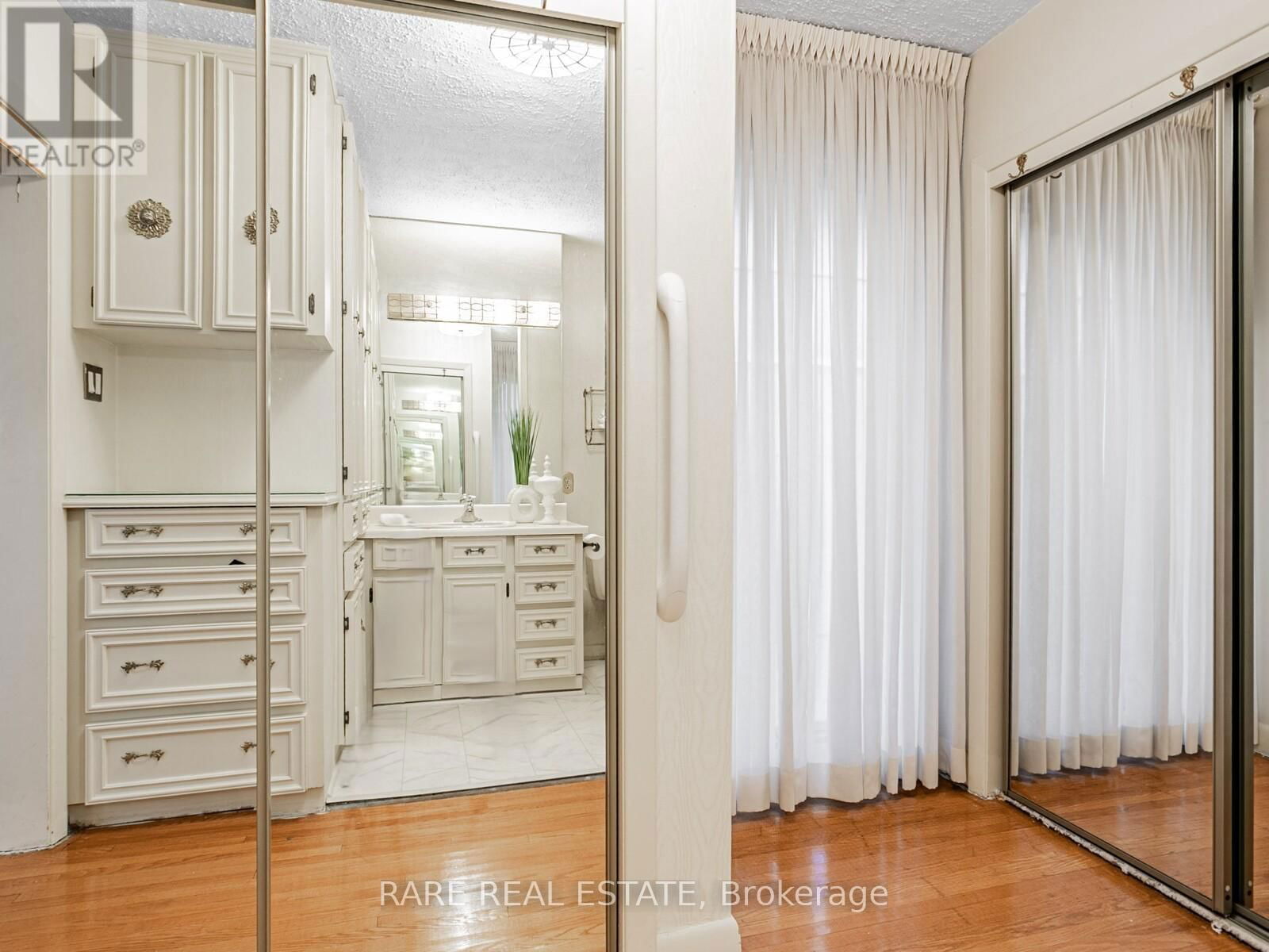 262 HADDINGTON AVENUE Image 28
