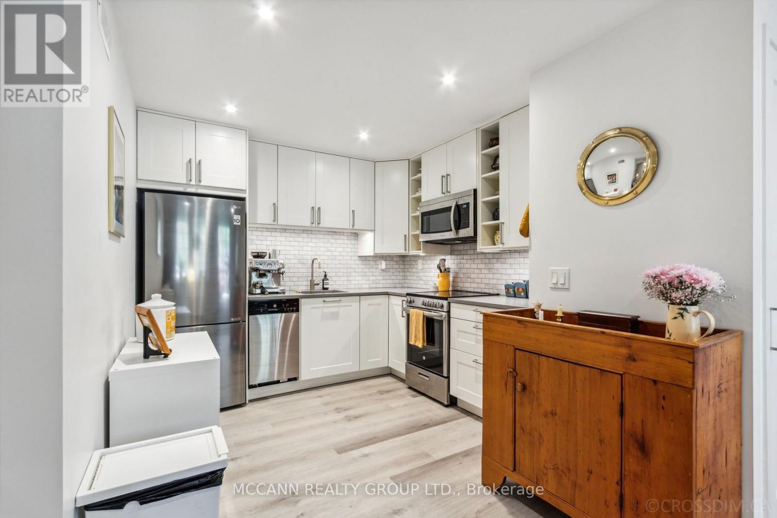 39 ACACIA ROAD Image 35