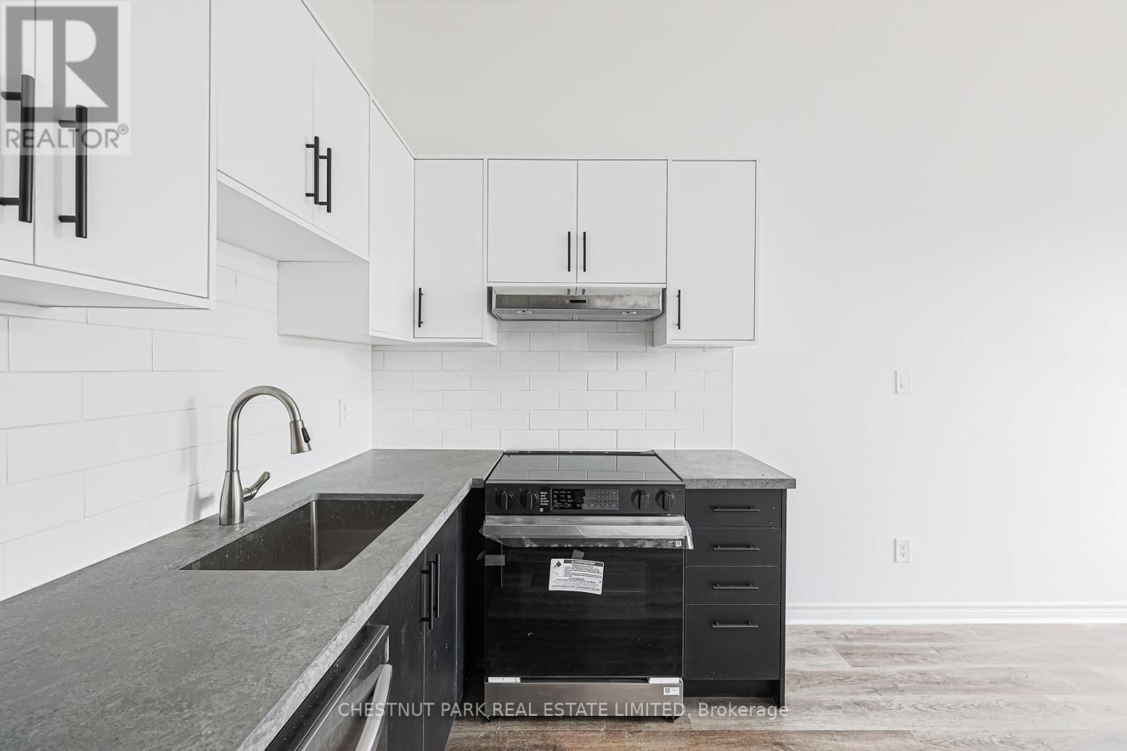 2 - 677 QUEEN STREET WEST Image 12