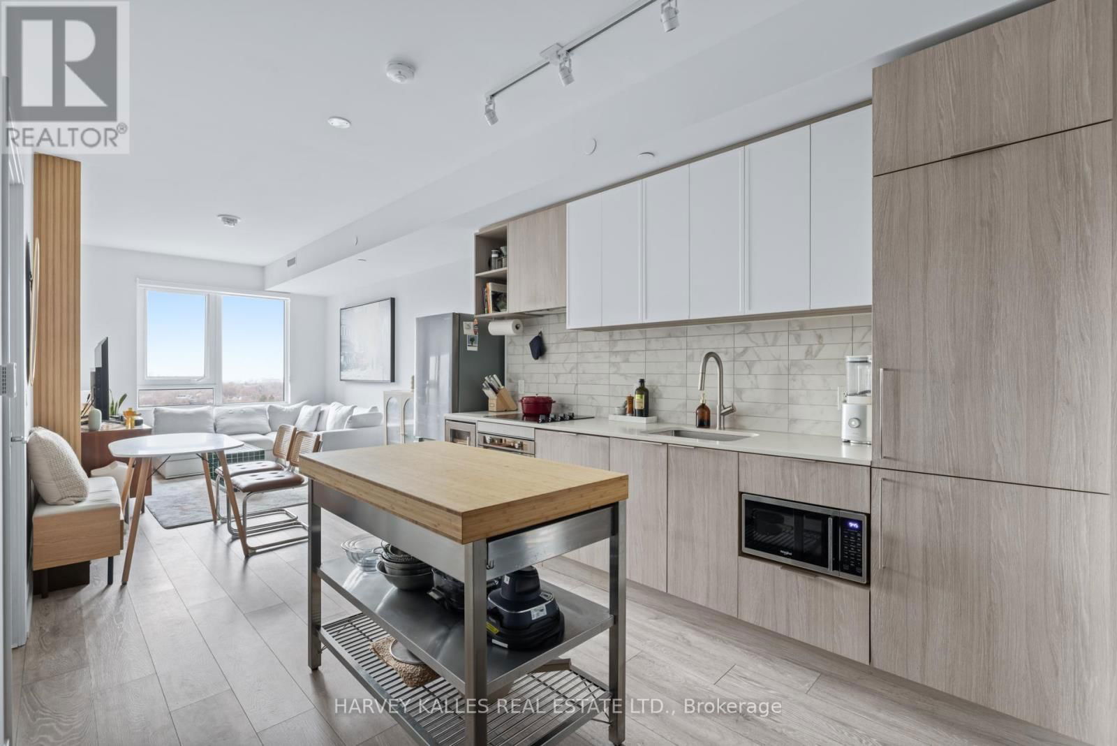 1602 - 2020 BATHURST STREET Image 1