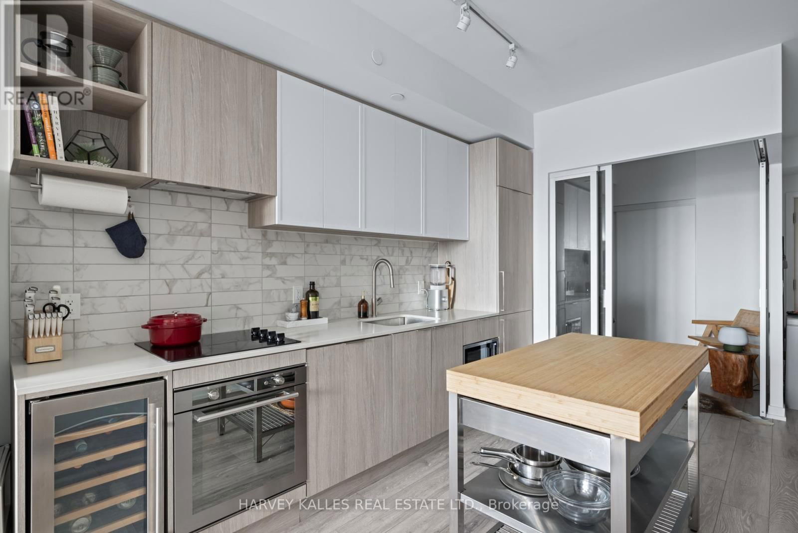 1602 - 2020 BATHURST STREET Image 7