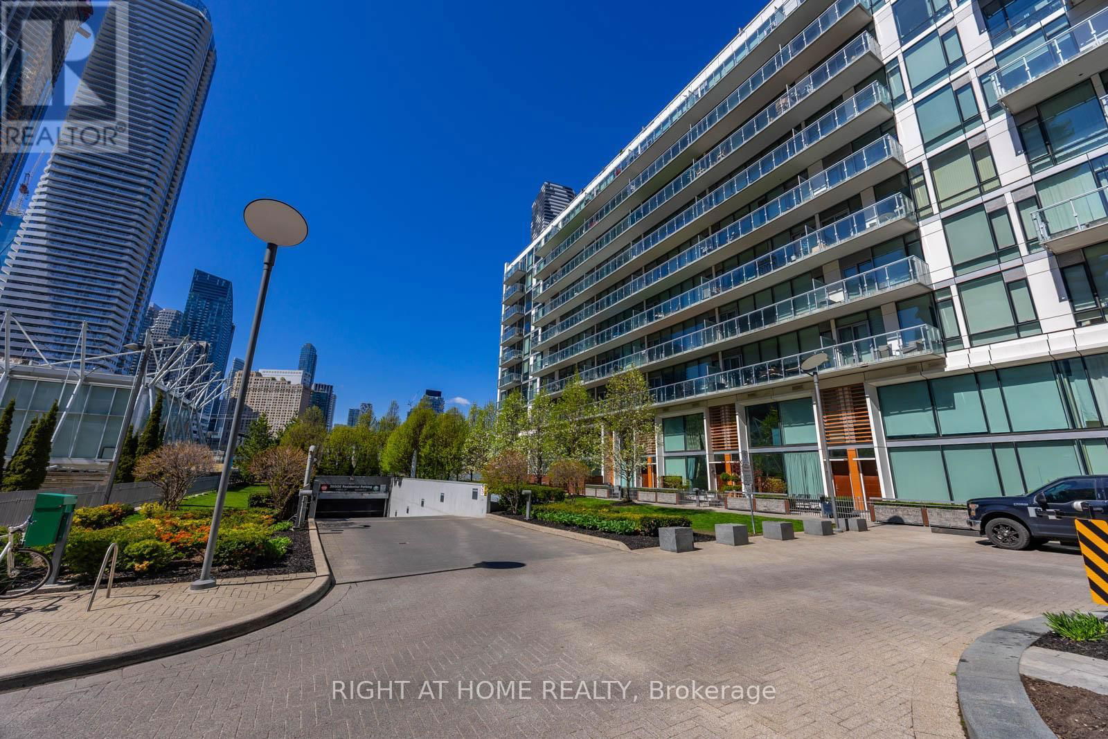 129 - 39 QUEENS QUAY EAST Image 45