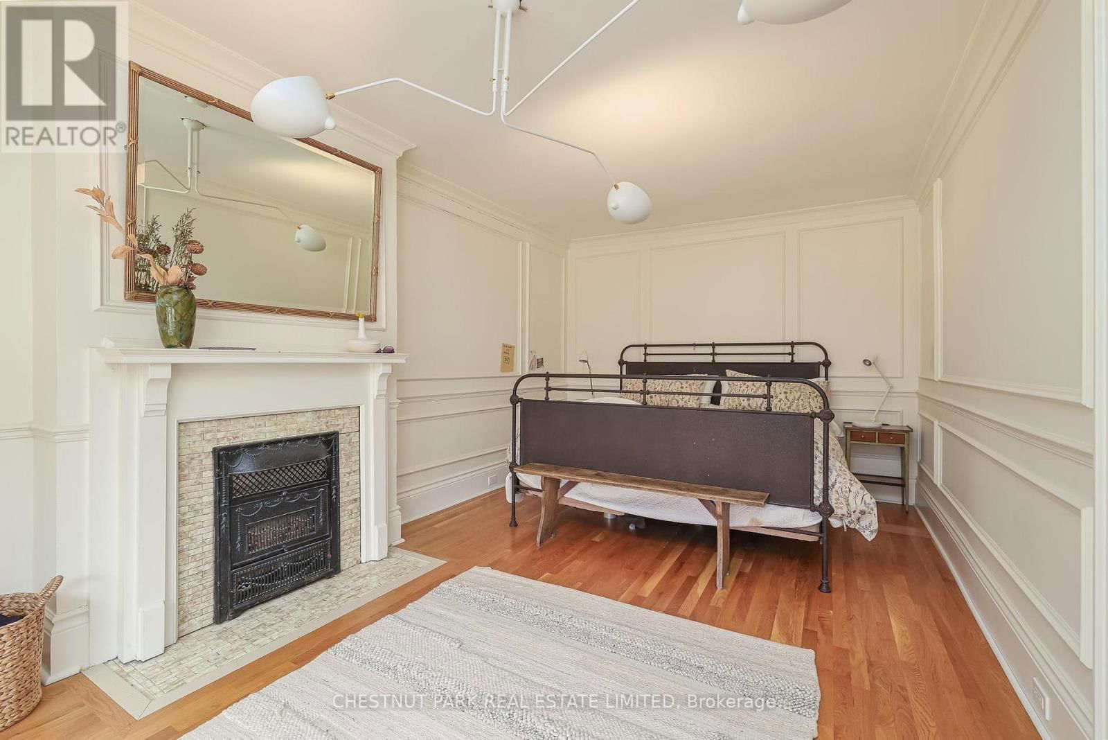 15 MCMASTER AVENUE Image 17