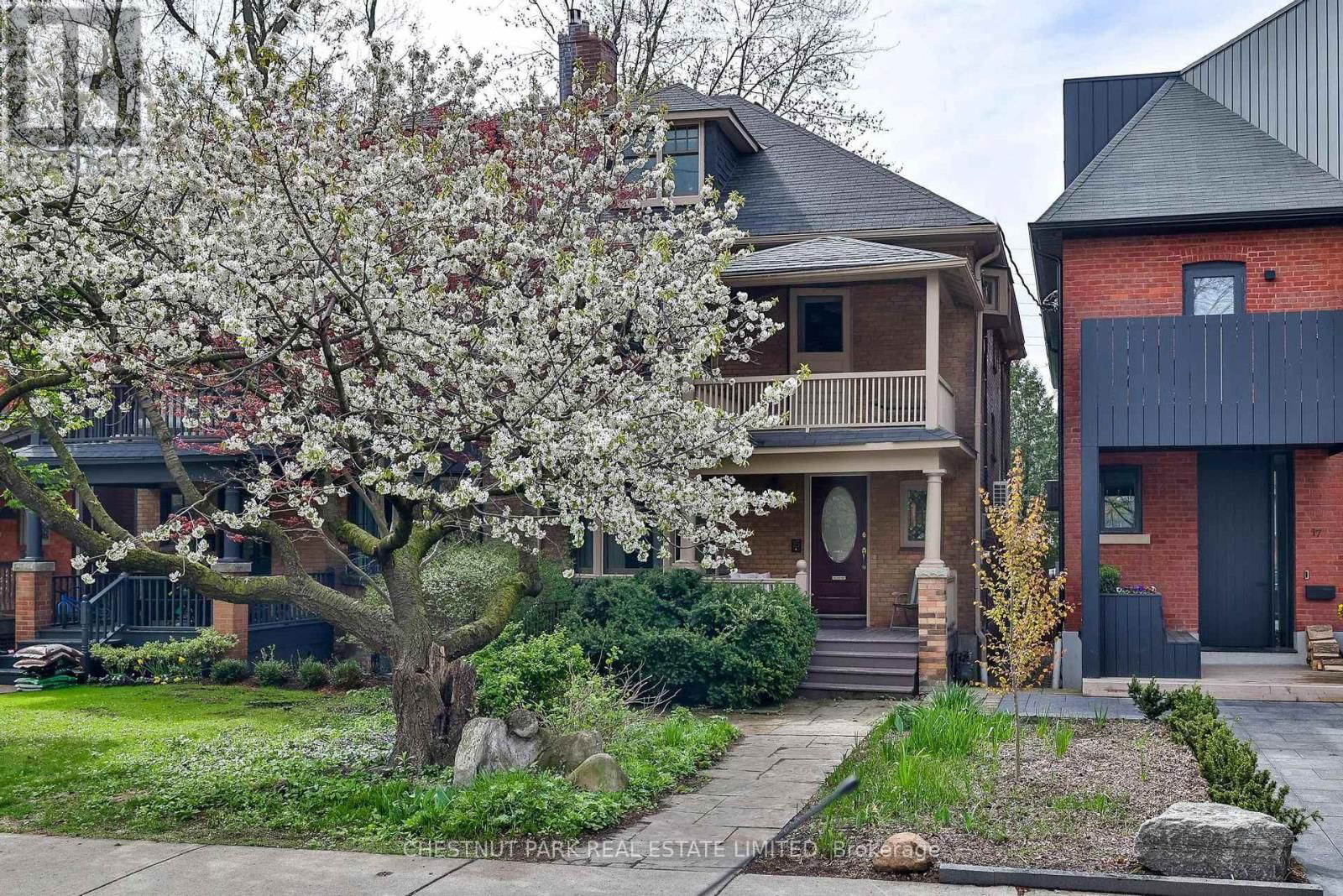 15 MCMASTER AVENUE Image 2