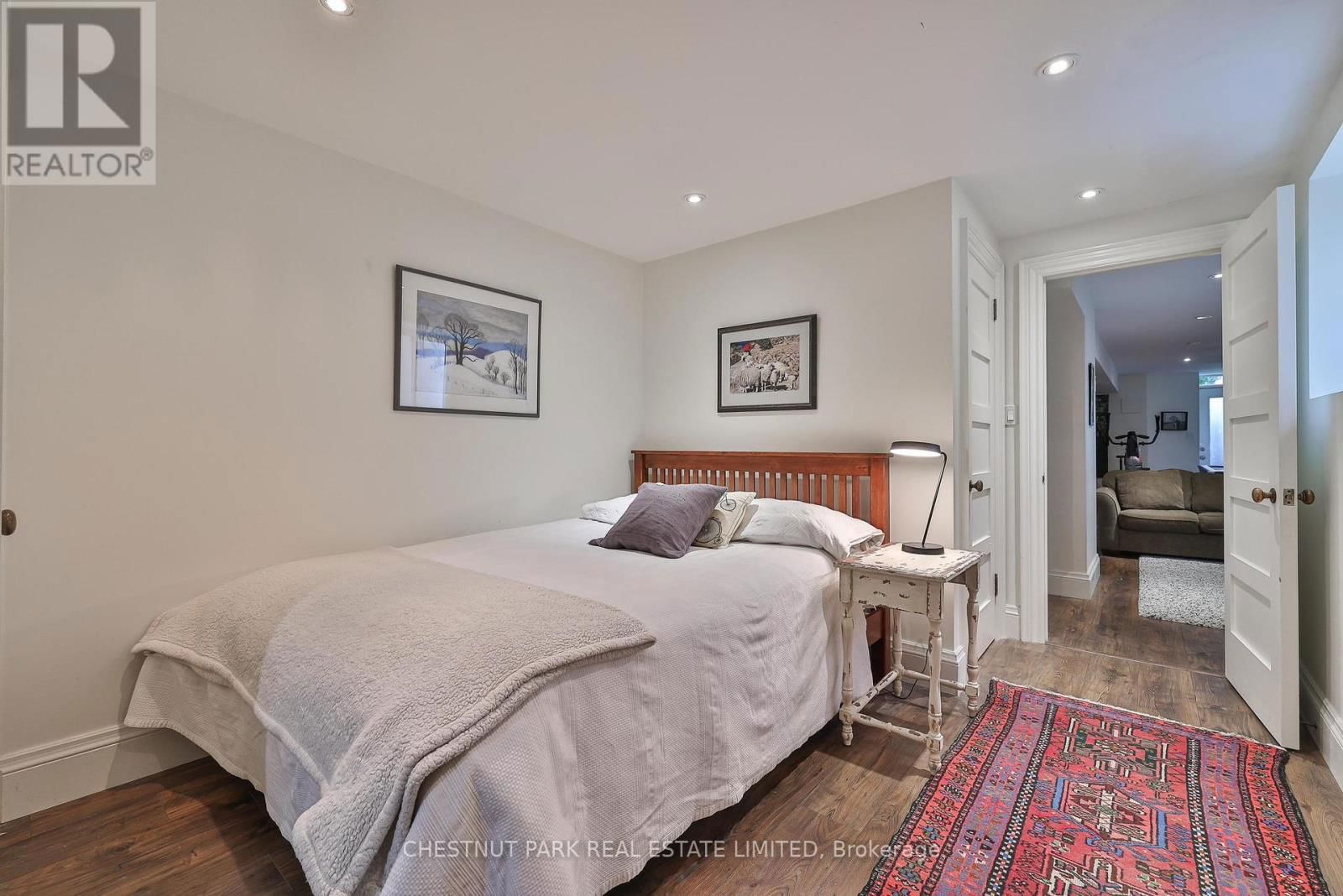 15 MCMASTER AVENUE Image 28