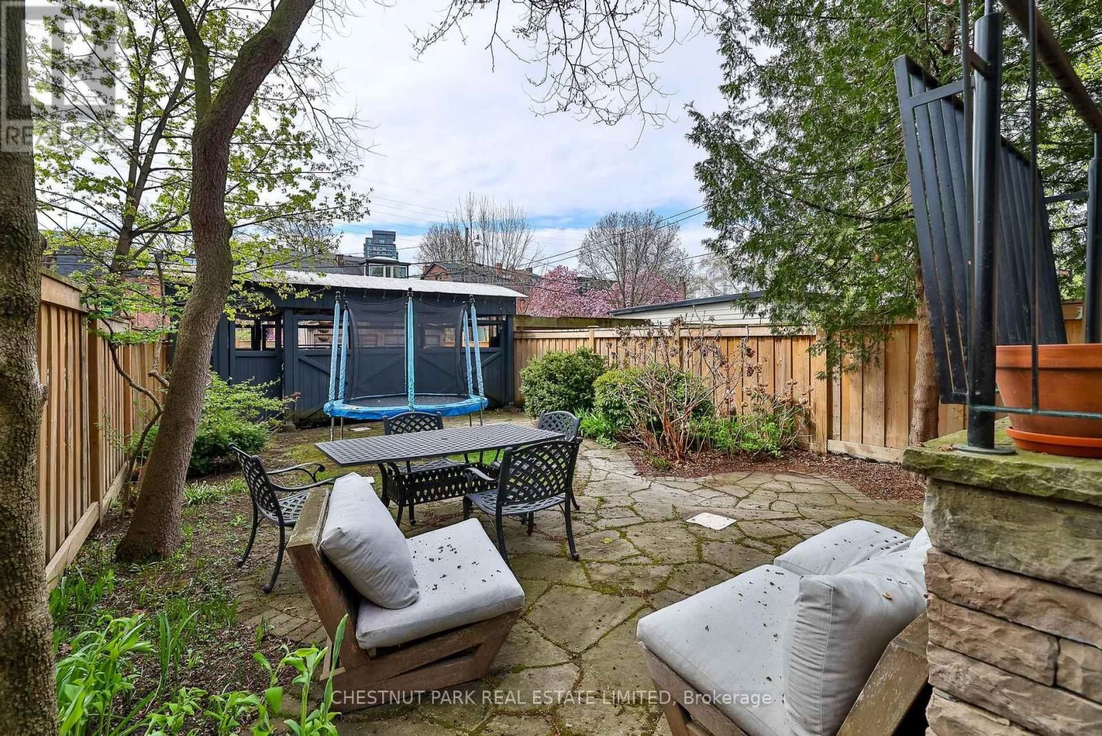 15 MCMASTER AVENUE Image 30
