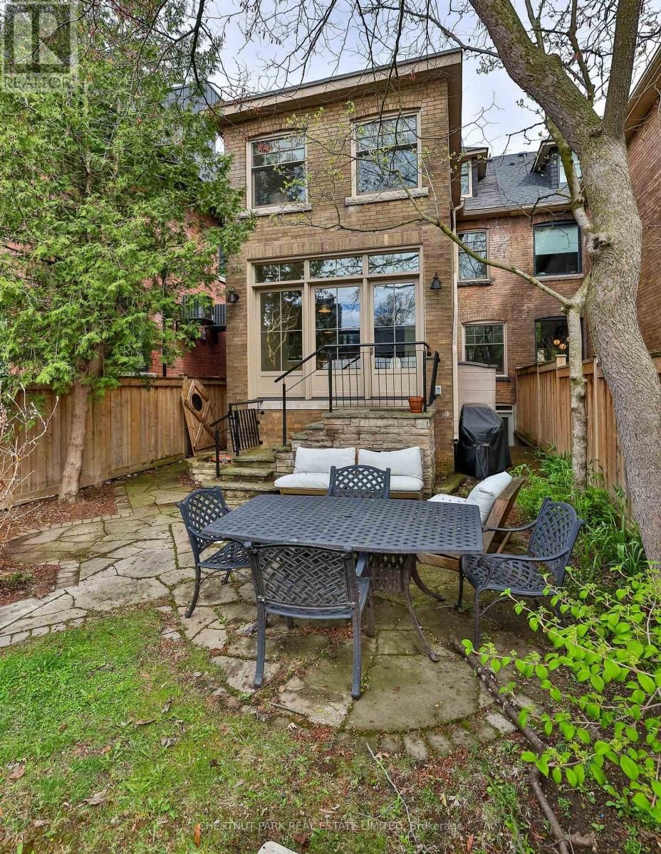 15 MCMASTER AVENUE Image 31