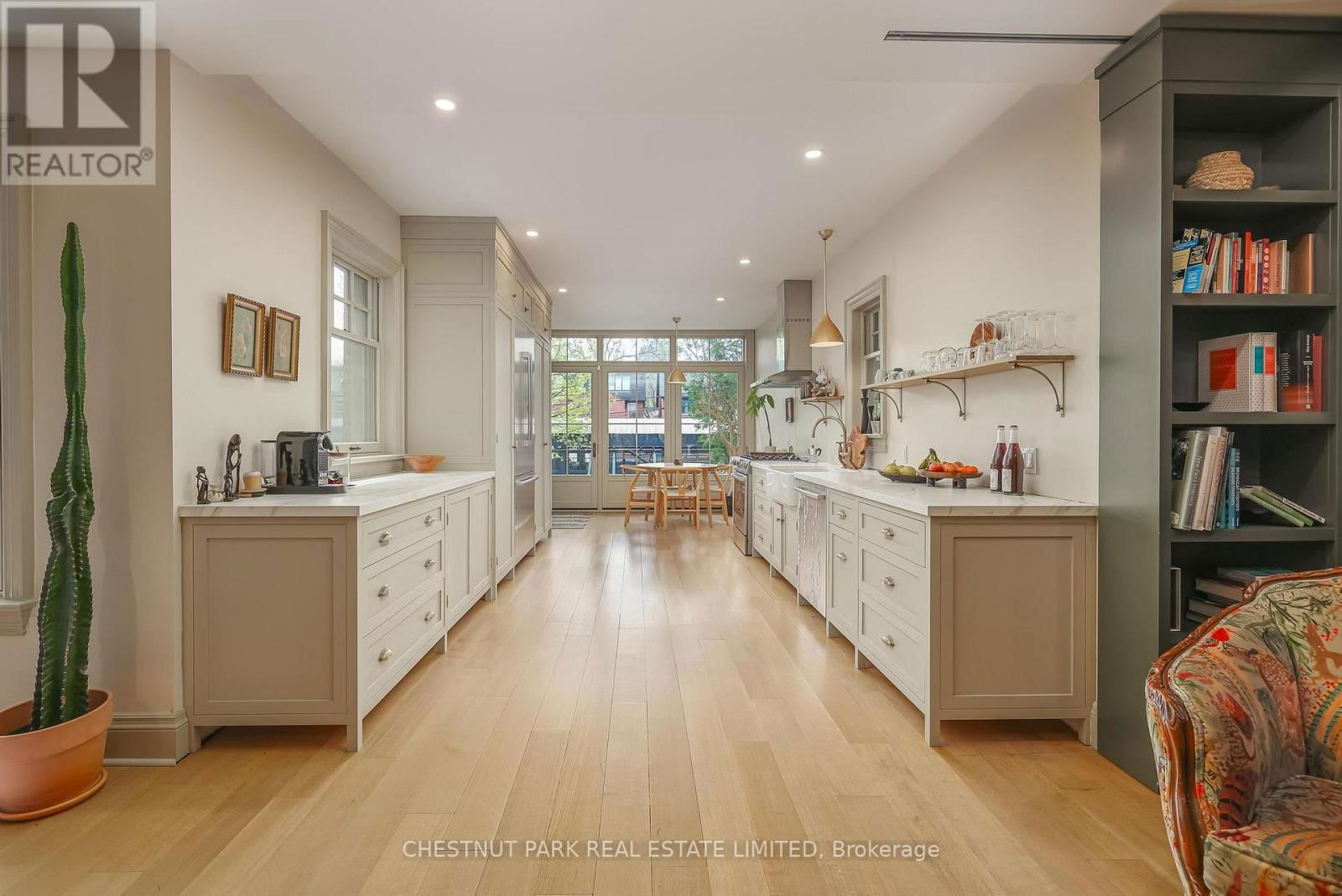 15 MCMASTER AVENUE Image 6