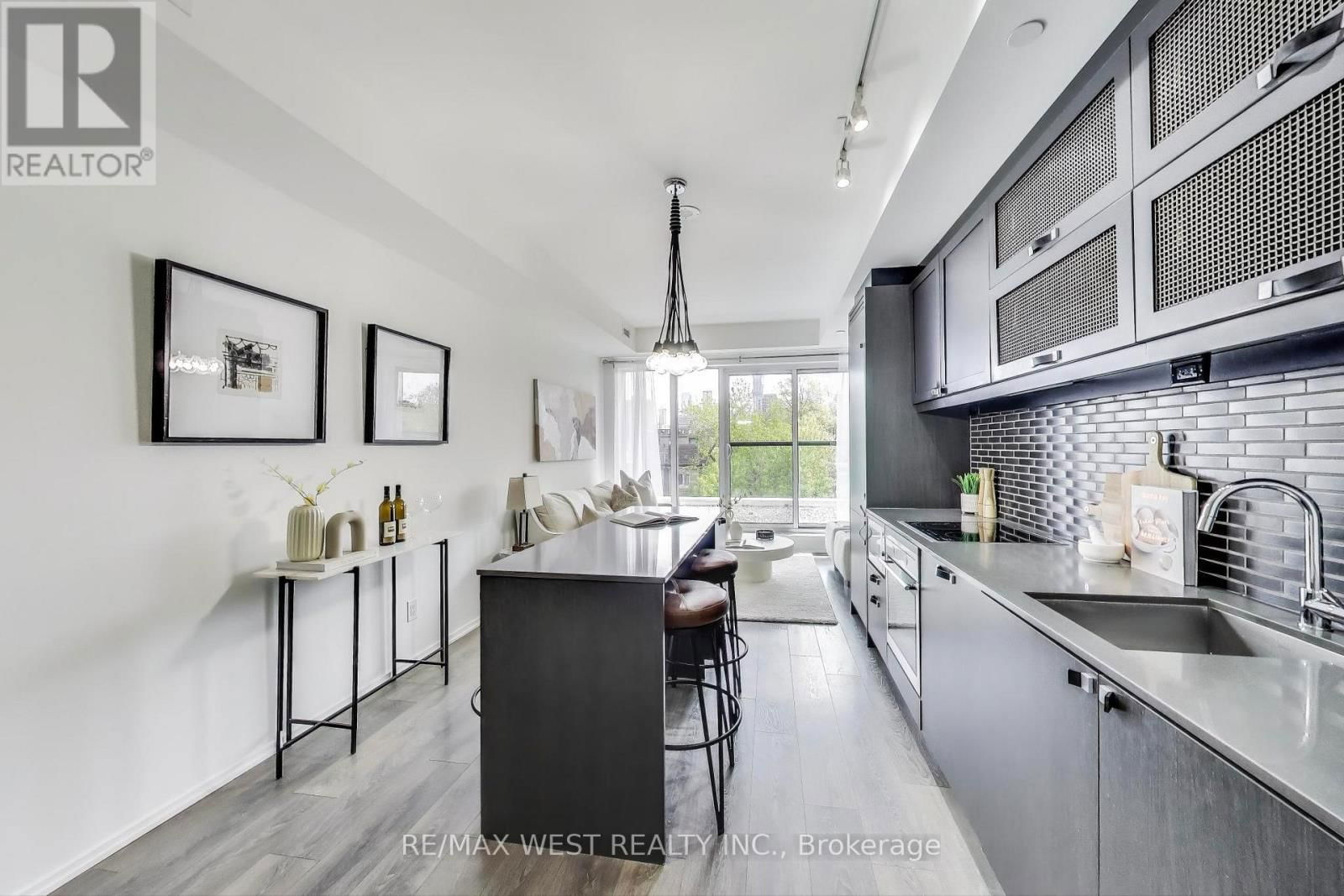 307 - 783 BATHURST STREET Image 2