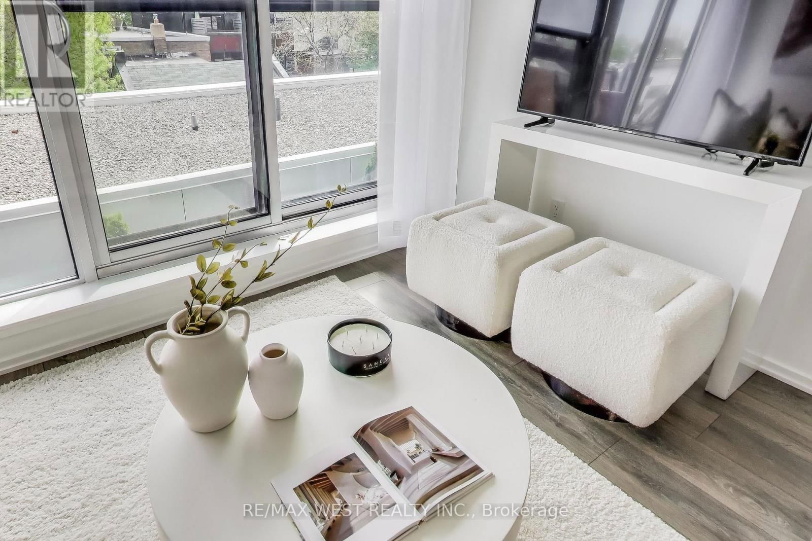 307 - 783 BATHURST STREET Image 8