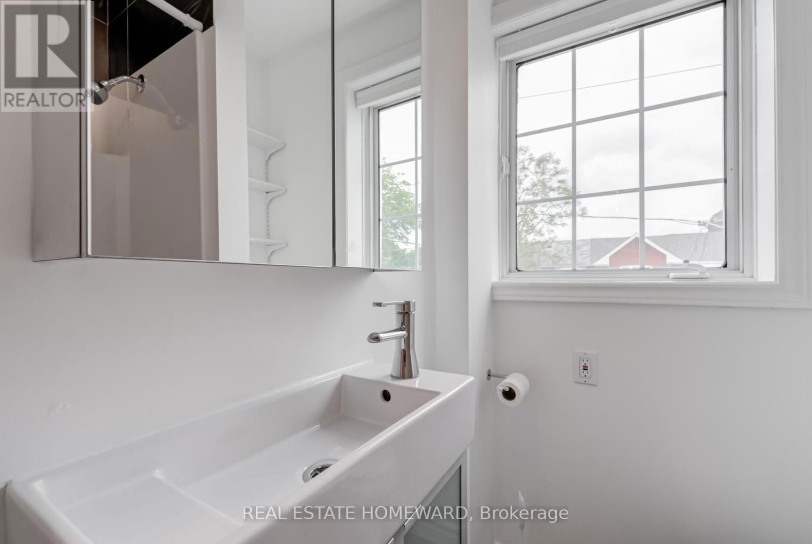 Upper - 559 DELAWARE AVENUE NORTH Image 17