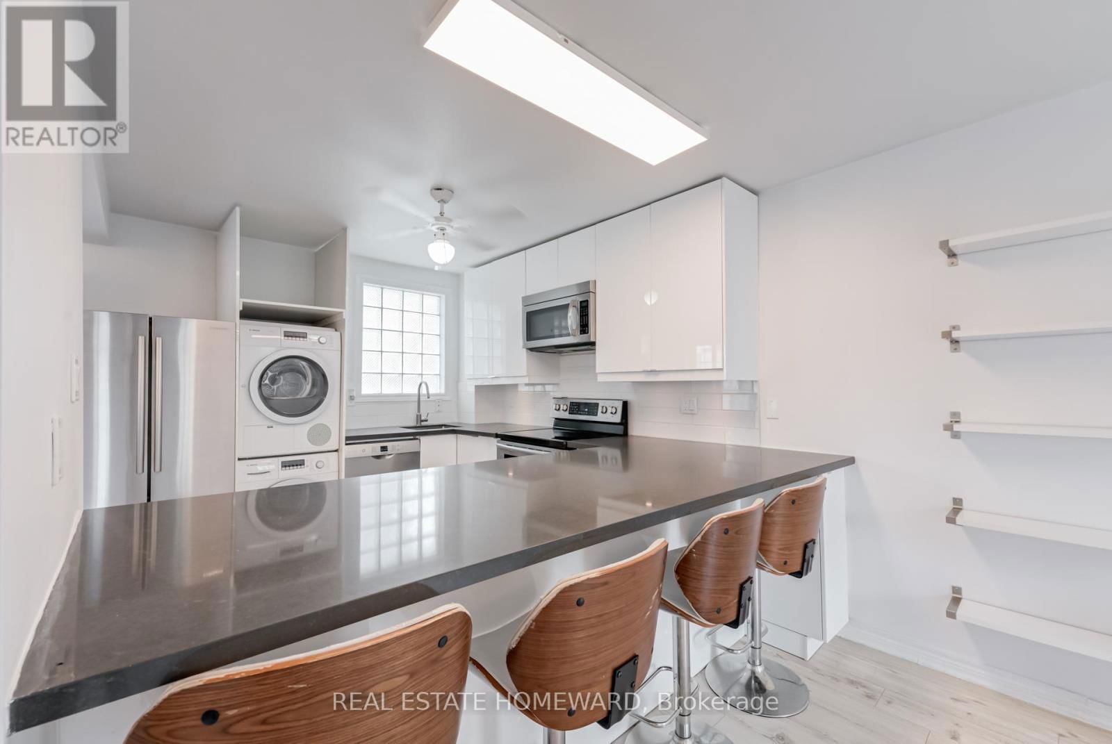 Upper - 559 DELAWARE AVENUE NORTH Image 2