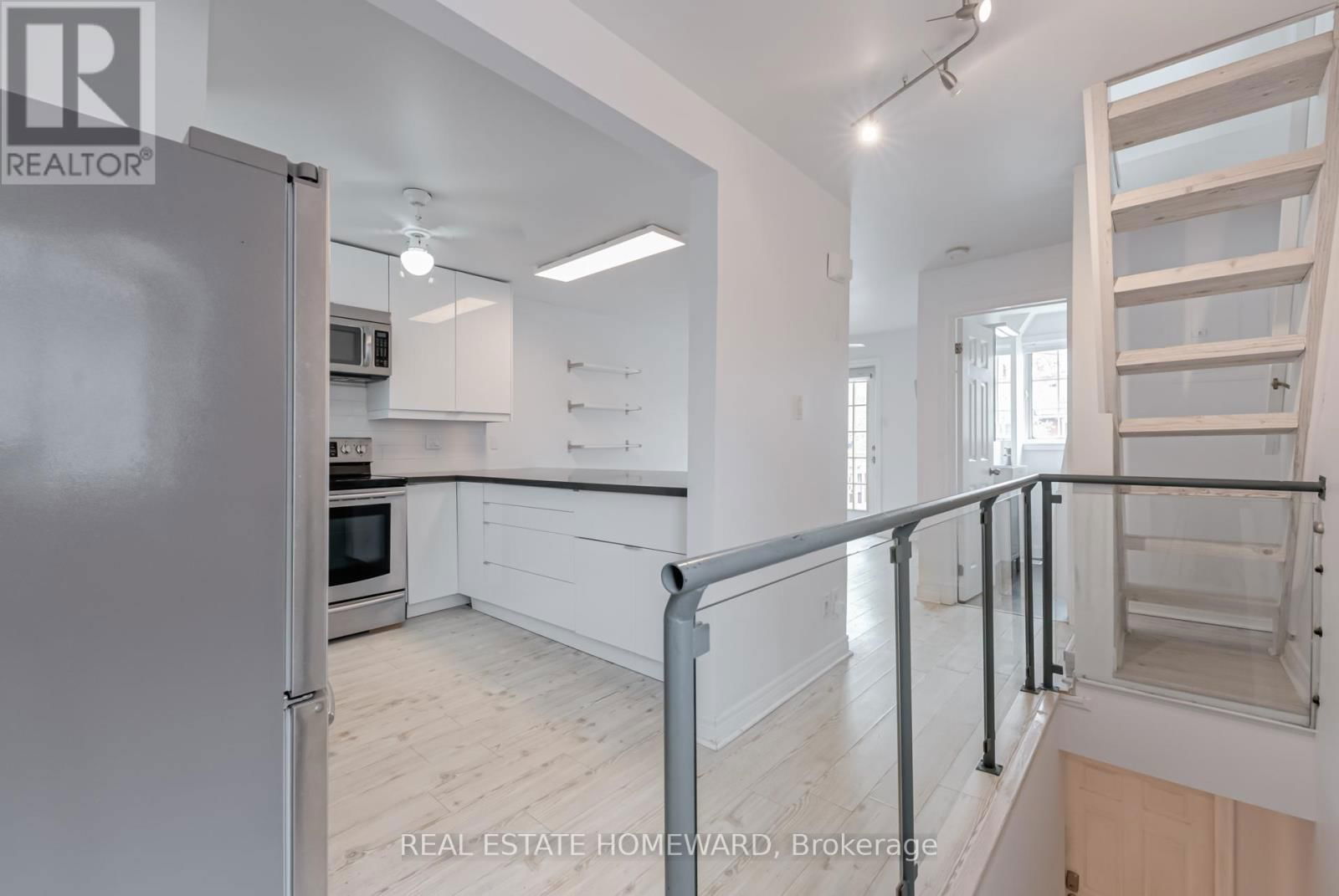 Upper - 559 DELAWARE AVENUE NORTH Image 3