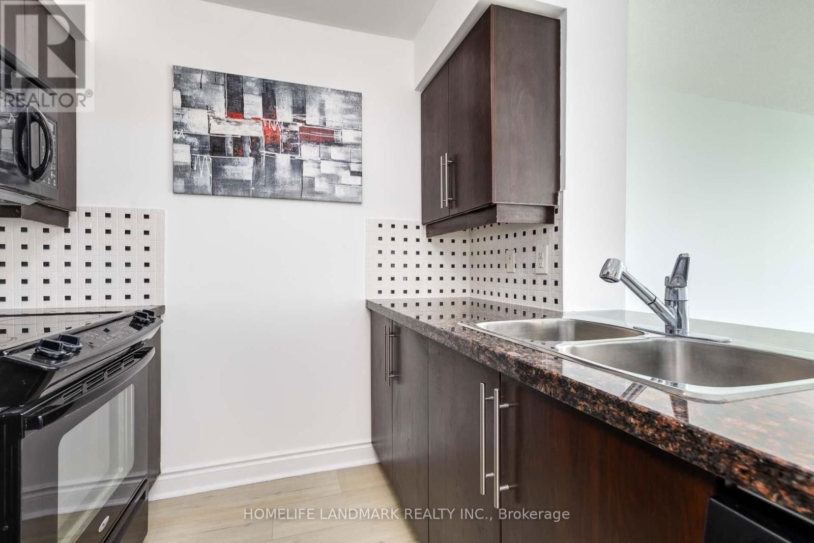 2316 - 25 GREENVIEW AVENUE Image 12