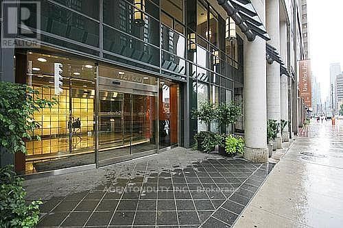 406 - 1121 BAY STREET Image 1