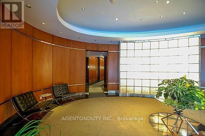 406 - 1121 BAY STREET Image 14