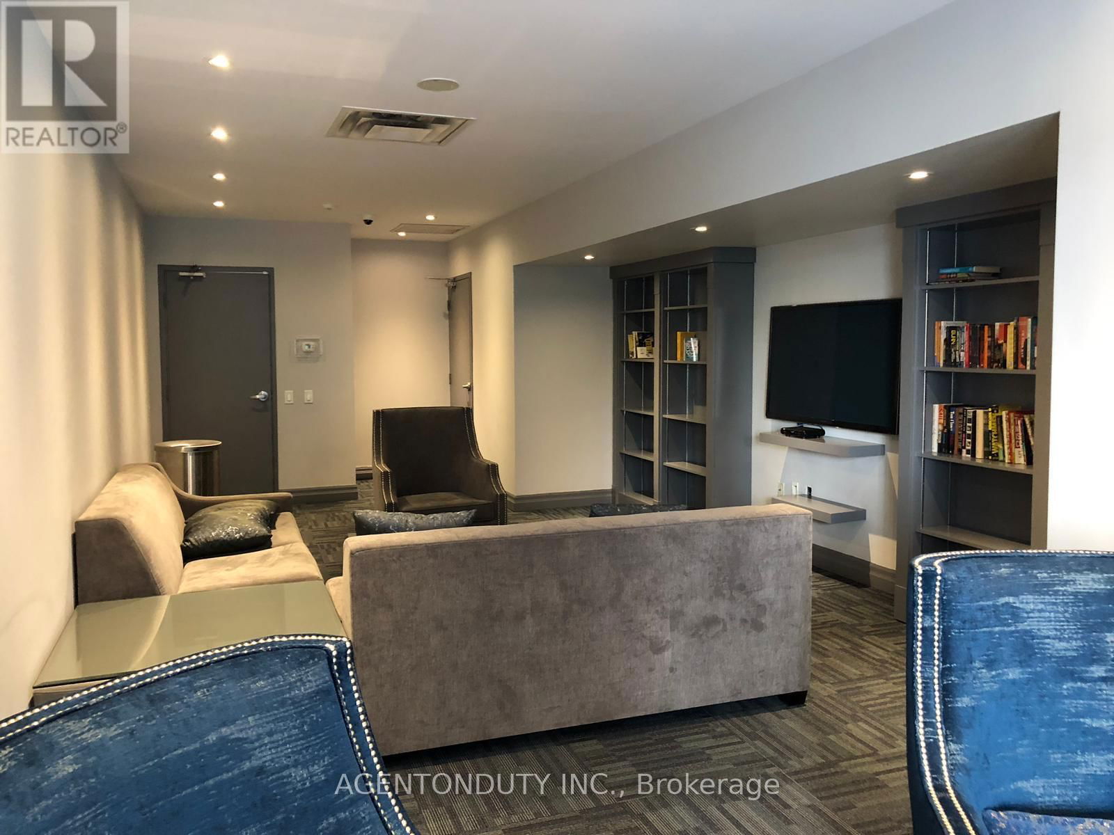 406 - 1121 BAY STREET Image 16