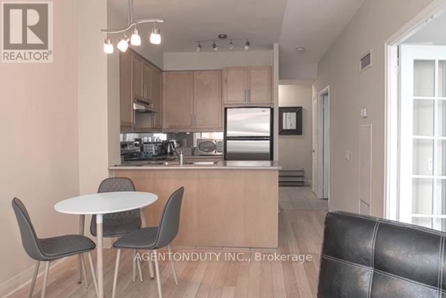 406 - 1121 BAY STREET Image 4
