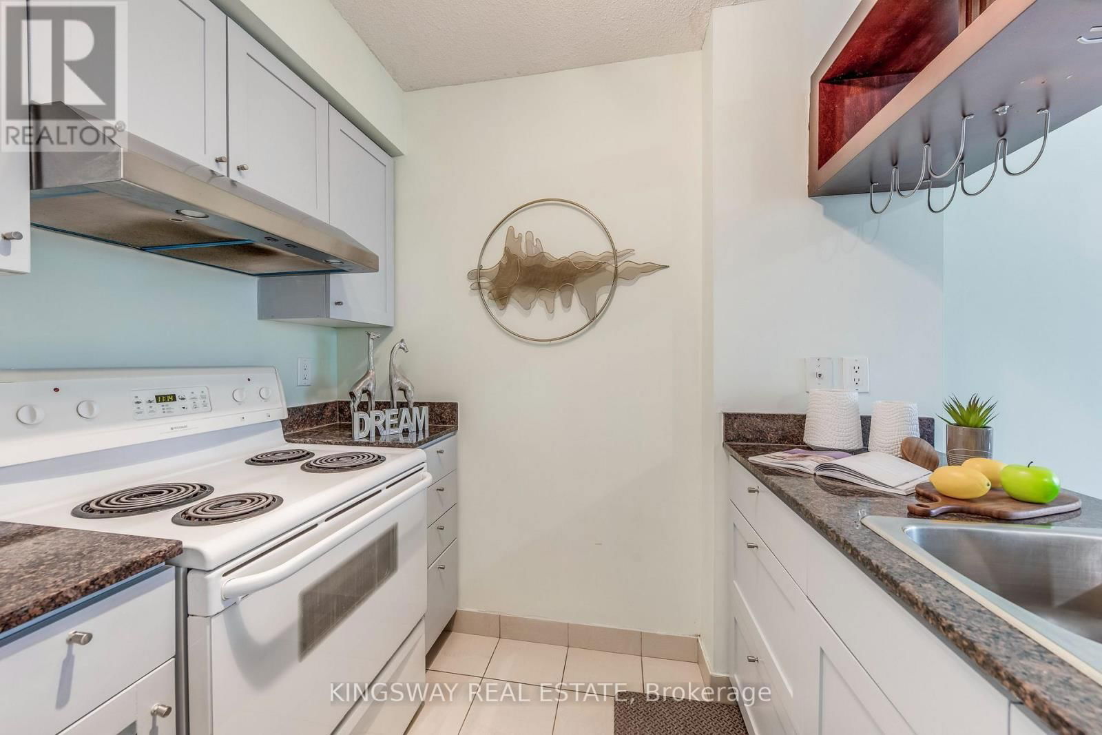 3511 - 81 NAVY WHARF COURT Image 10