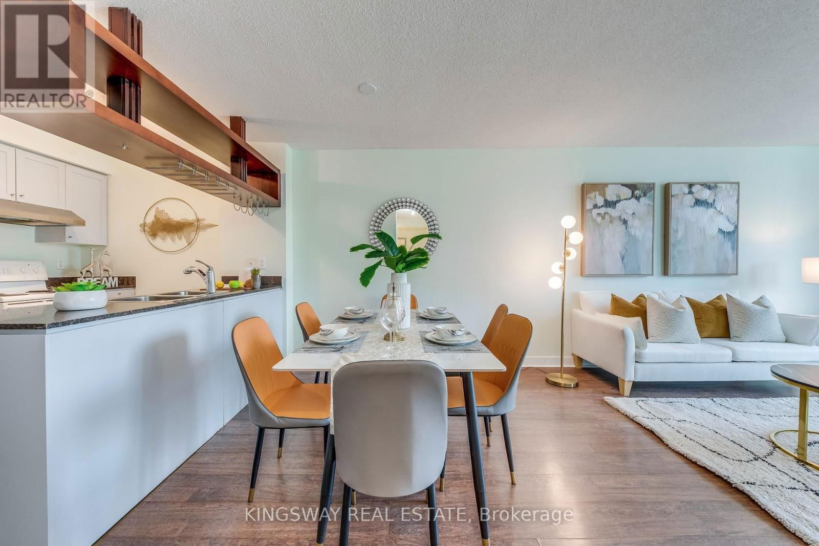 3511 - 81 NAVY WHARF COURT Image 14