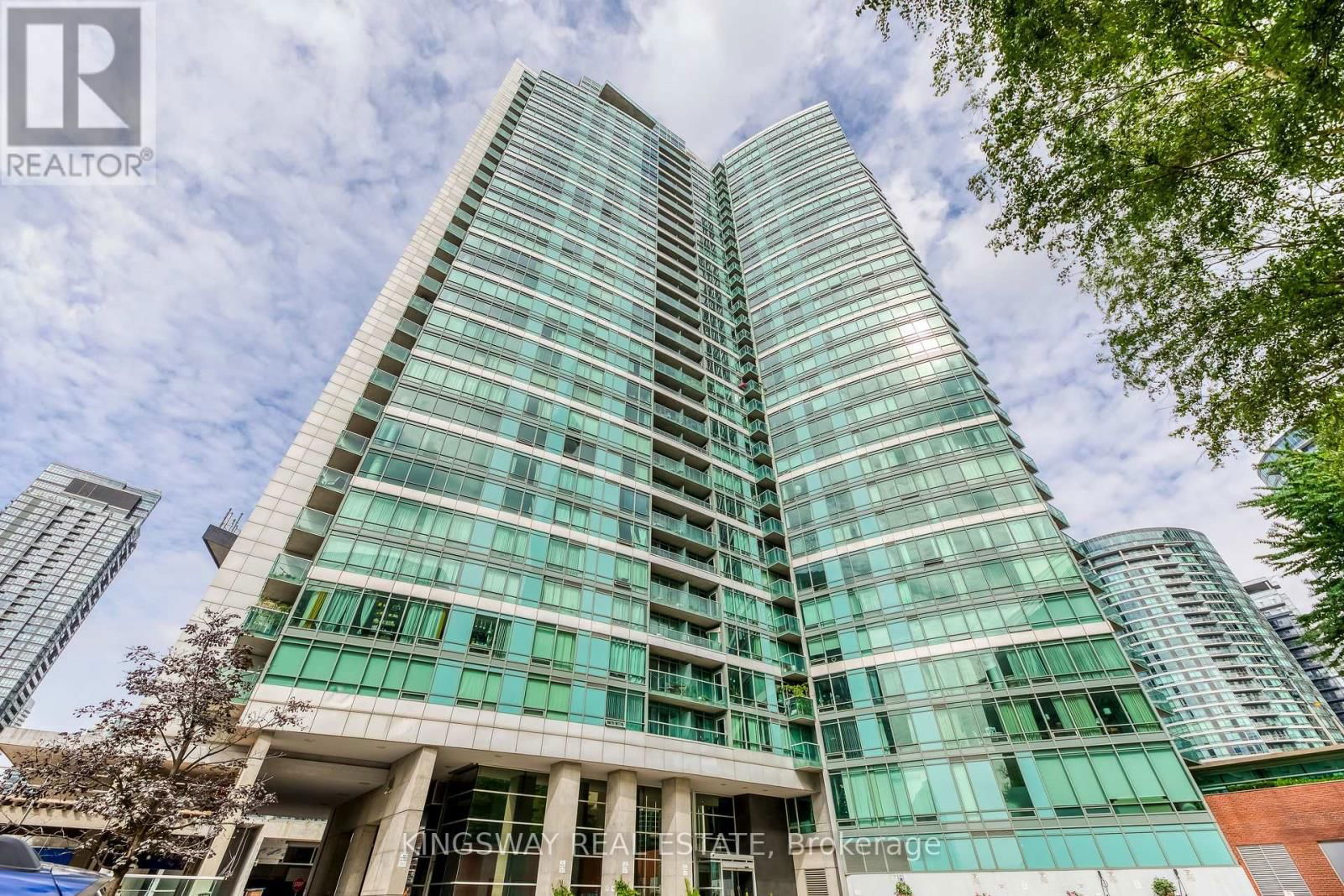 3511 - 81 NAVY WHARF COURT Image 2