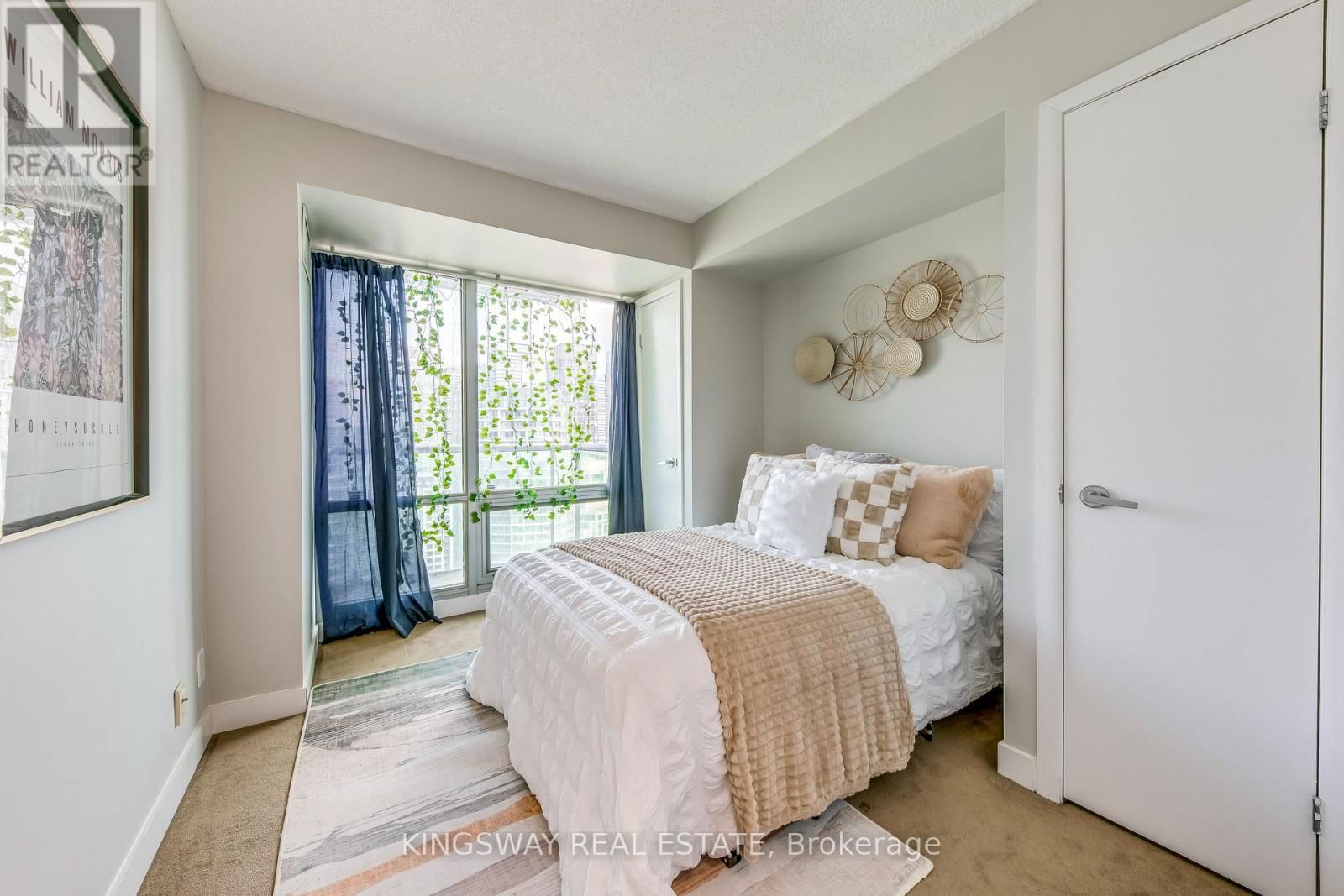 3511 - 81 NAVY WHARF COURT Image 21