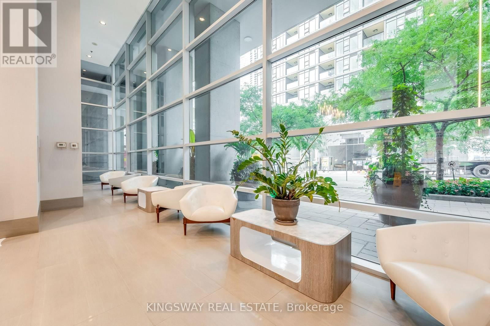 3511 - 81 NAVY WHARF COURT Image 5