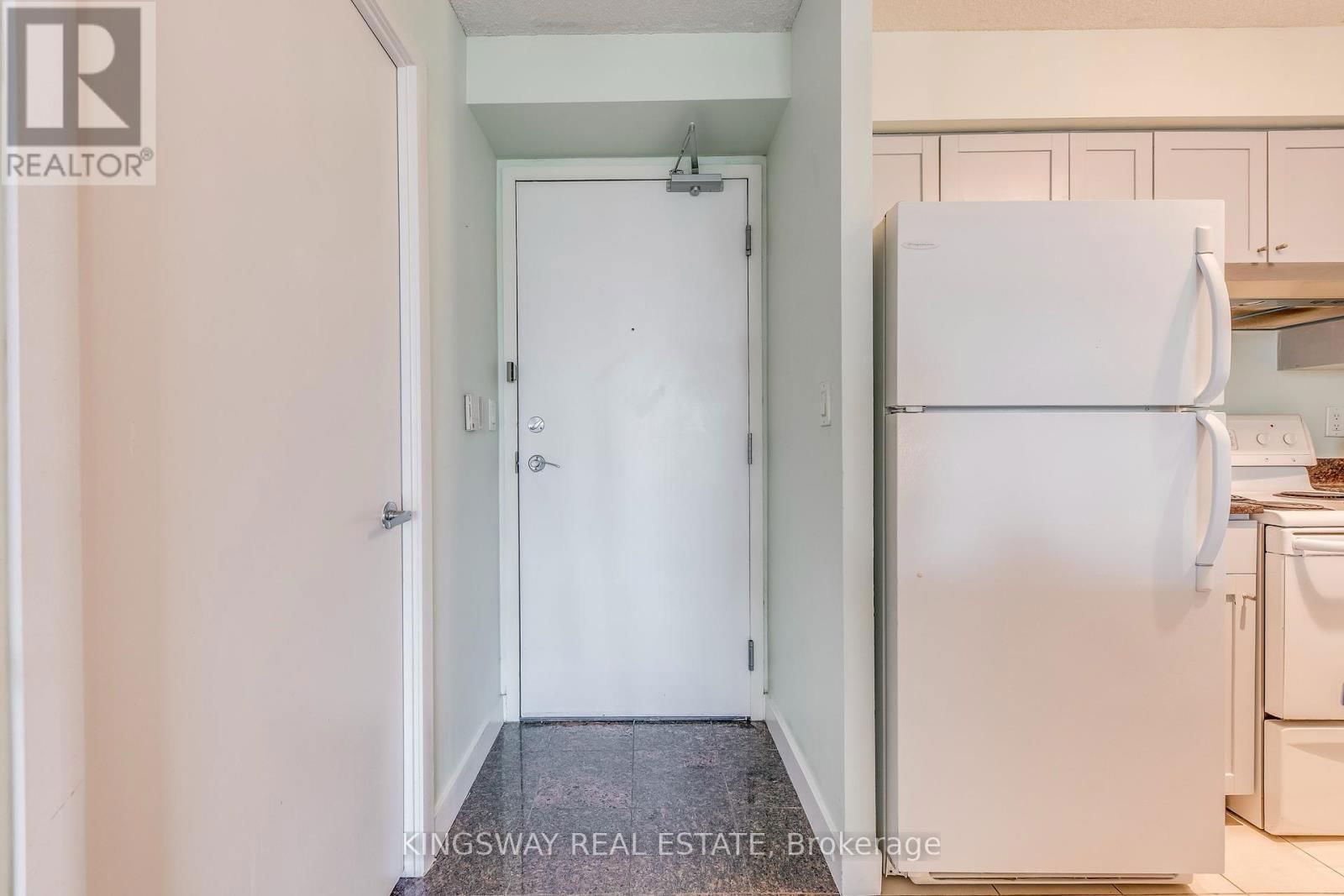 3511 - 81 NAVY WHARF COURT Image 6