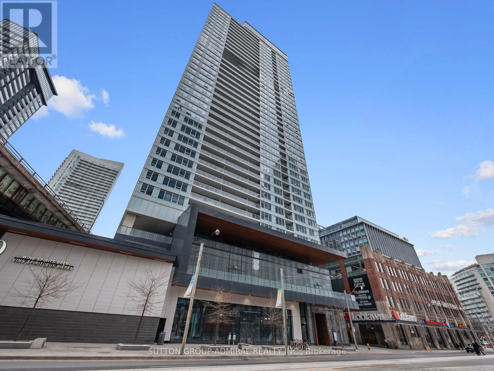 706 - 19 BATHURST STREET Image 2