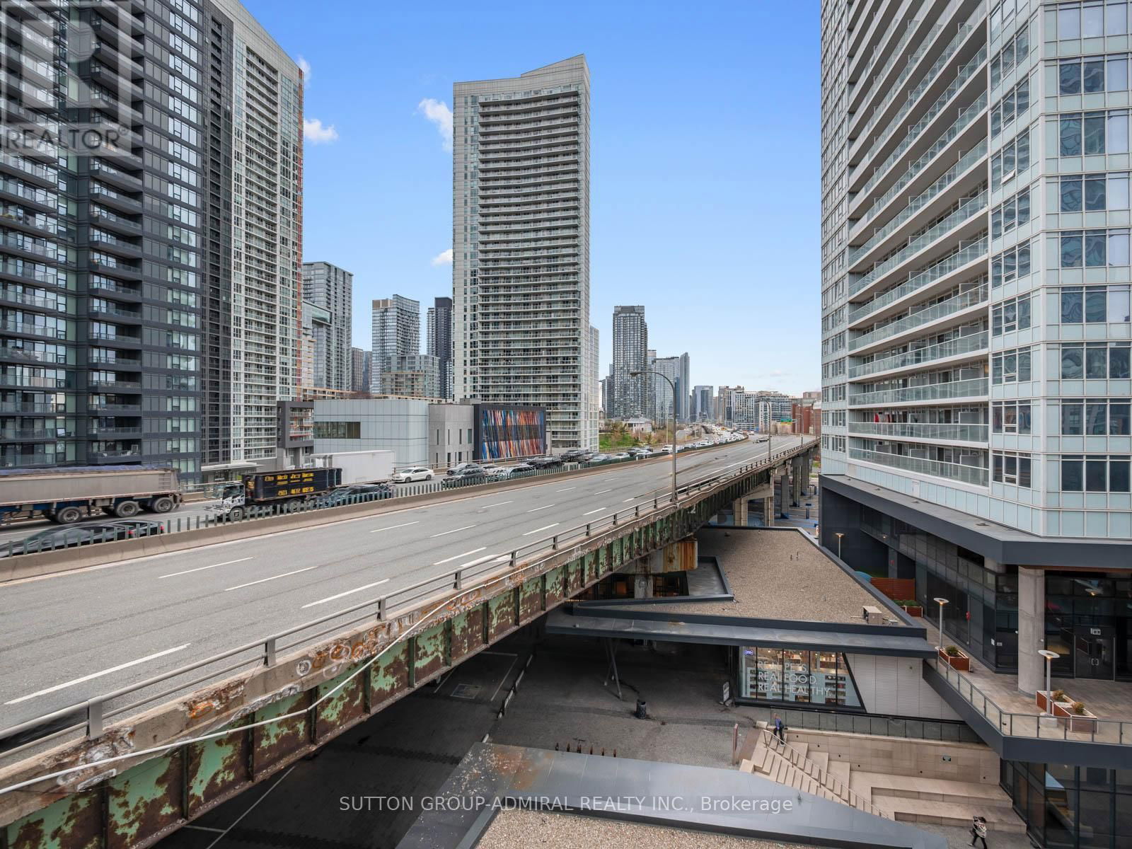 706 - 19 BATHURST STREET Image 22